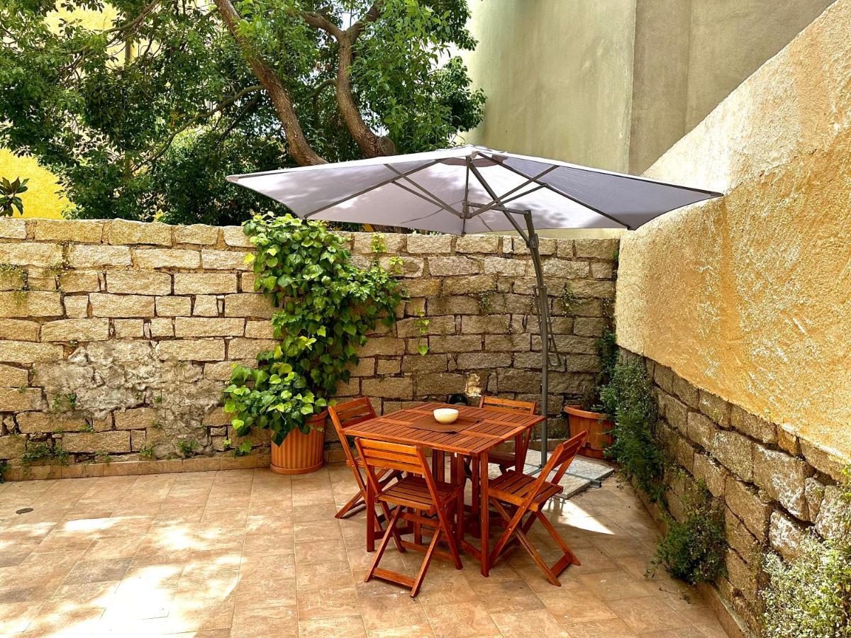 Spacious 3-Bedroom Apartment With Courtyard In Tempio Pausania - Perfect For Families Eksteriør bilde